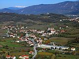 Branik in sosednja naselja so na obrobju suburbanizacijskih vplivov Nove Gorice. Foto: M. Pavšek.