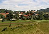 Zelše so gručasto naselje ob robu kraškega Cerkniškega polja, 3 km jugozahodno od Cerknice. Foto: M. Topole.