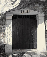 Stari vhod v Postojnsko jamo. (Foto: Stanislav Glažar)